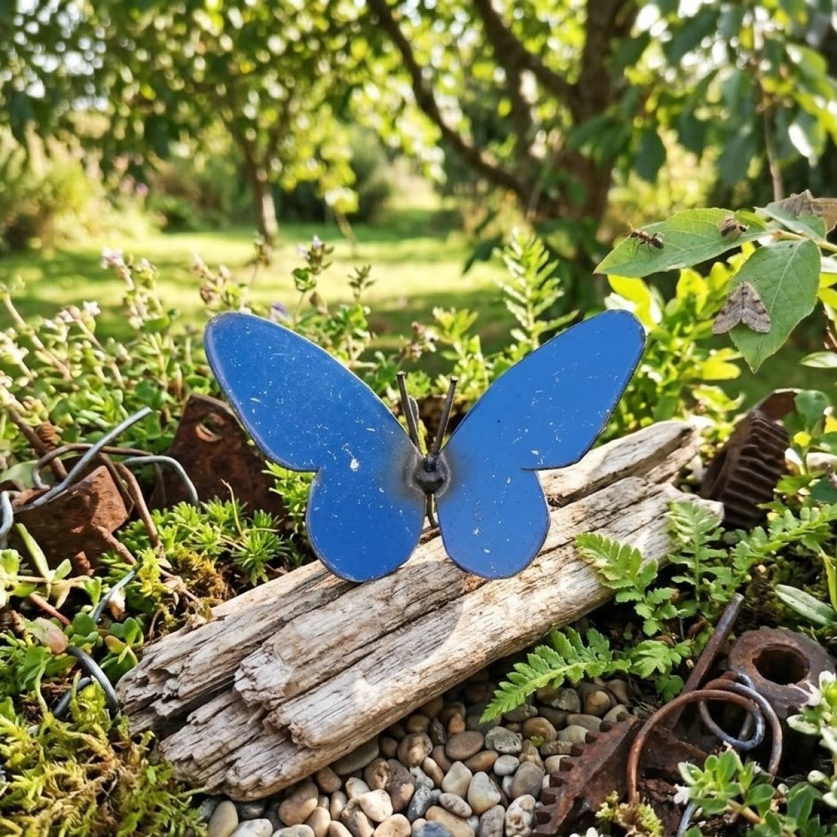 Cliquez sur la vignette pour agrandir et survolez la photo pour zoomer Papillon Tres Petit Bleu pour mur 3